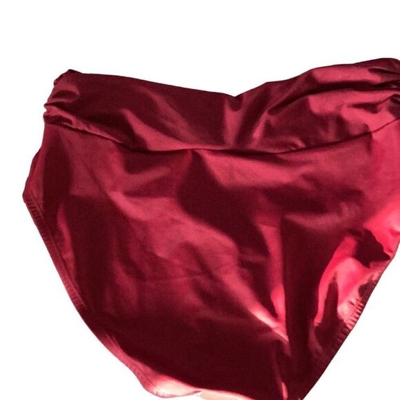 New. Miraclesuit Pompei Red twist front bikini bottoms. Size 12. Retail $89 - Picture 7 of 7